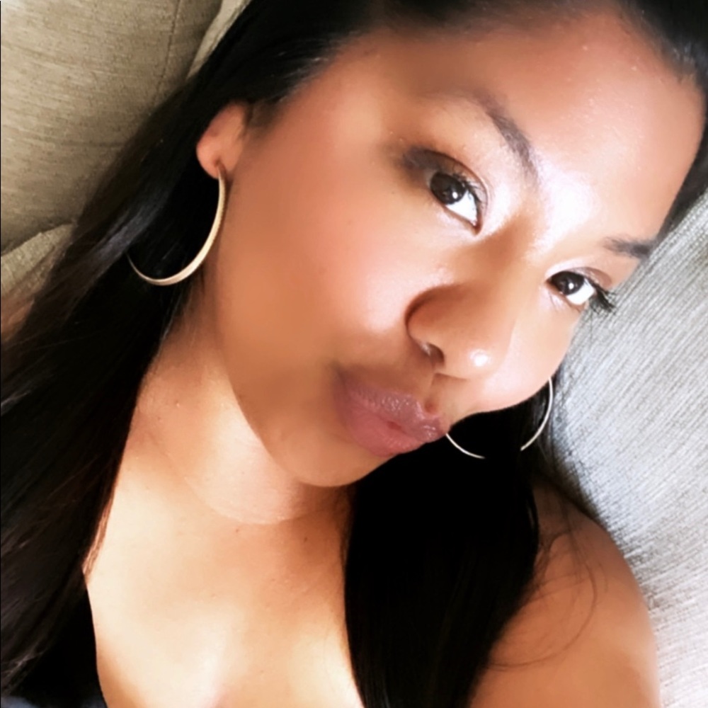 Meet your Posher, Desirae